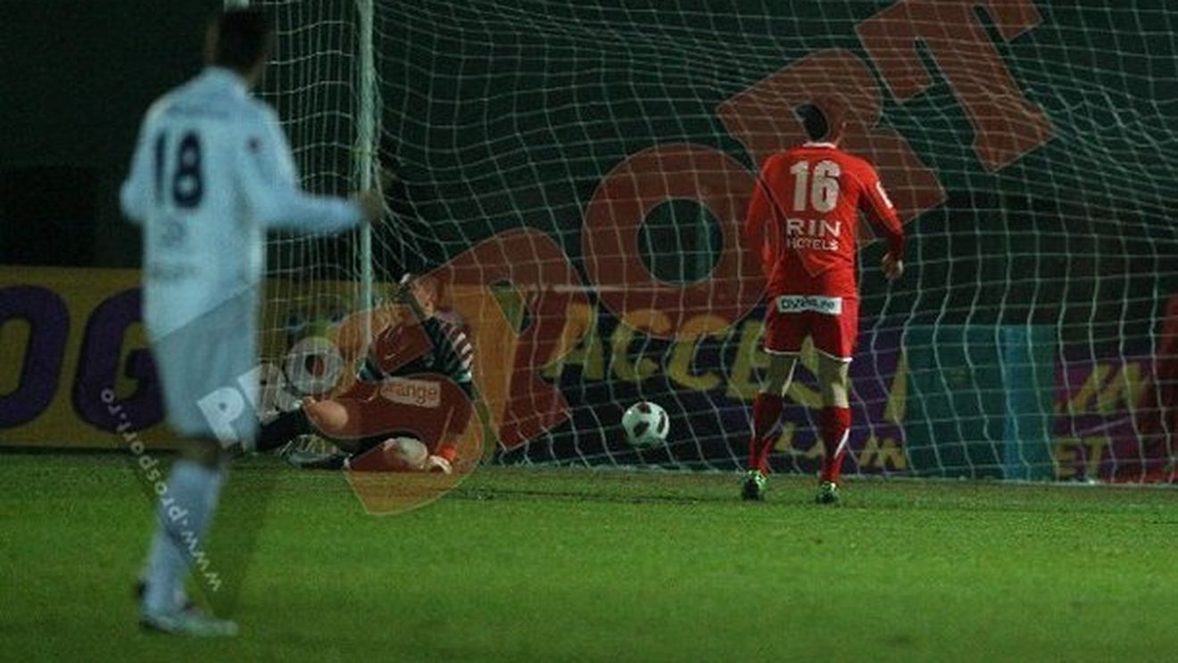 "Dacă vom găsi un fundaș central bun, îl vom lua!"** Ce jucător ar trebui adus la Dinamo?