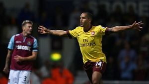 VIDEO: Arsenal, revenire extraterestră!** Reading i-a condus pe "tunari" cu 4-0, în Cupa Ligii, însă puștii lui Wenger au întors rezultatul ireal:7-5