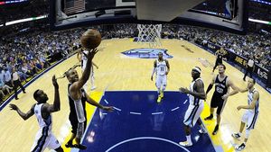 Se bat din nou la titlu! Spurs s-a calificat în a cincea finală NBA din ultimii 14 ani