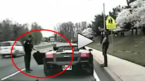 Tare :) Polițiștii care l-au oprit pe Batman în trafic! VIDEO Vezi ce surpriză au avut