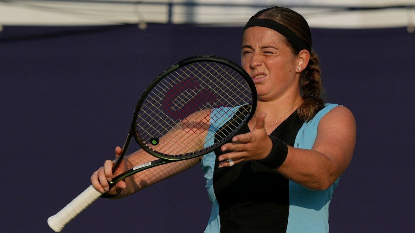 De necrezut ce s-a întâmplat la US Open după ce Jelena Ostapenko și-a lovit adversara cu mingea în față! Ironia făcută de fani: „I-a trimis mesaj înaintea meciului" | VIDEO