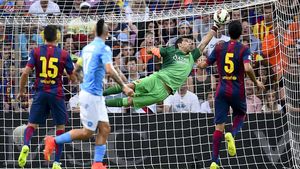Toți ochii au fost ațintiți spre Messi, dar și Bravo a stabilit un record. La ce cifră a ajuns portarul Barcelonei