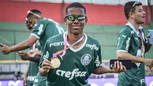Fotbalistul cu „cel mai frumos nume din istoria fotbalului” e disperat să se transfere la FC Barcelona! Cine este Messinho, noul brazilian fantastic care ar putea ajunge pe Camp Nou