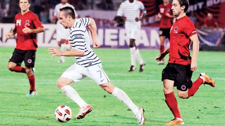 Bakaj îi dă sfaturi lui Pițurcă:** "Sunt slabi în centrul apărării!"