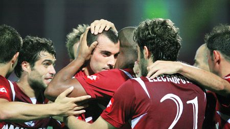 Giuleștenii vând tricouri pentru a salva Rapidul!