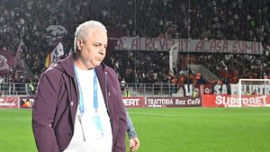 Fotbalistul de la Rapid Bucureşti care a fost dat "dispărut". Un jucător important s-a "evaporat" de la venirea lui Marius Şumudică: "Să le dea de gândit"