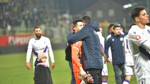 Povestea unui autogol „tras la indigo” cu cel comis de Căbuz, acum aproape trei decenii în prima ligă! Ion Marin s-a enervat atunci: „Să râdă toți de noi”