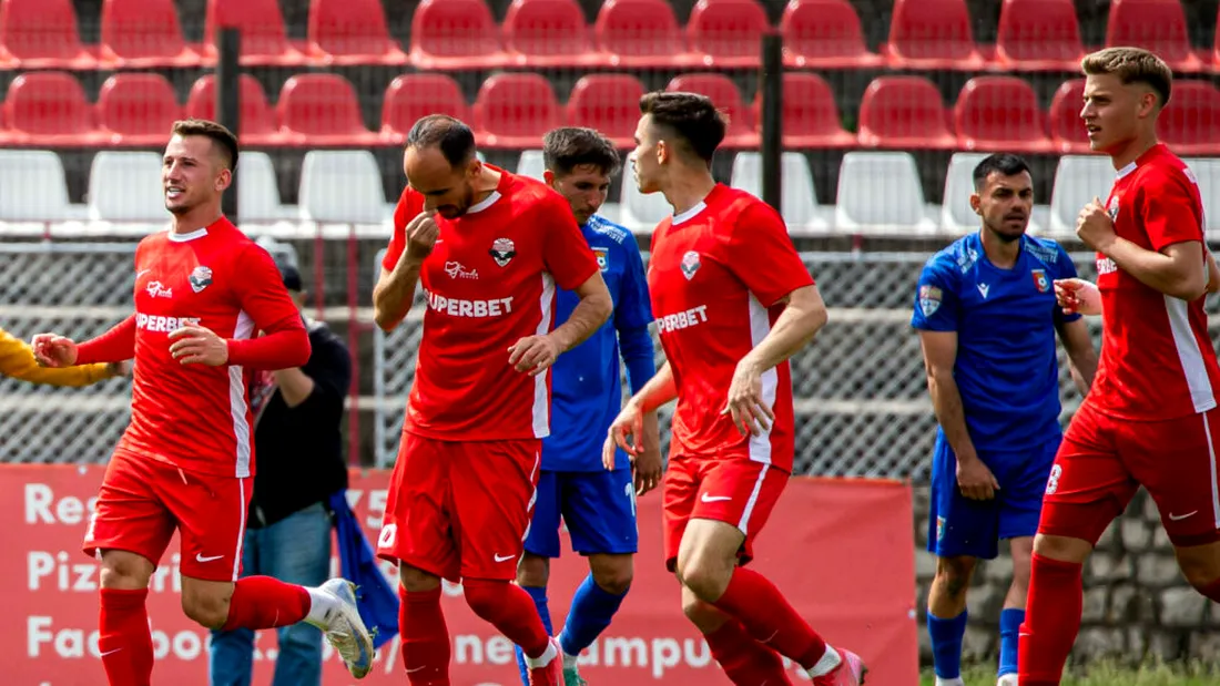 AFC Câmpulung Muscel speră la o minune, deși a retrogradat în Liga 3. Alecsandru Popovici anunță că ”dacă anumite cluburi vor avea probleme cu licențierea”, echipa va accepta să rămână în Liga 2