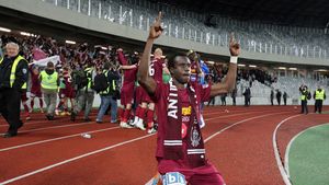 Cel mai căutat jucător din Liga I joacă la CFR!** Două cluburi din Anglia au intrat și ele în cursă: "Cei de la Cluj nu prea vor să-l lase să plece"