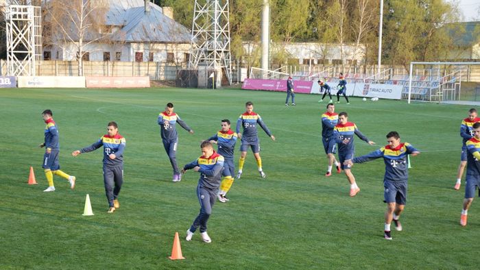 Fotbaliștii naționalei României și-au ales numerele de pe tricou pentru meciul cu Lituania. Hagi a anticipat bine evoluția "noului Hagi"
