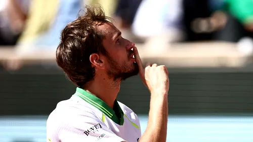 Surpriză monumentală la Roland Garros! Daniil Medvedev, al doilea favorit al turneului, a pierdut la debut contra numărului 172 ATP! Rusul a fost un car de nervi și s-a certat cu spectatorii | VIDEO