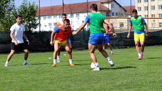 Jucătorii CSM Olimpia Satu Mare trag tare sub comanda lui Robert Ilyeș, dar antrenorul recunoaște: ”Echipa e la pământ din punct de vedere psihic”