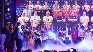 SCM Rm. Vâlcea și-a prezentat primele trofee câștigate după reluarea întrecerilor la handbal. Surpriza pregătită de Kiki Liscevic. Echipa pleacă mâine în Franța, pentru debutul în Liga Campionilor