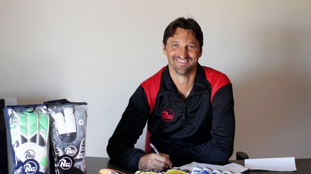 EXCLUSIV | Interviu cu Florin Tene, antrenorul de portari al Stelei. "Reghecampf l-a descoperit pe Tommy Neubert. Fără el ar fi fost necunoscut în România". Cât e amenda pentru un kilogram în plus și ce spune despre Alibec 

