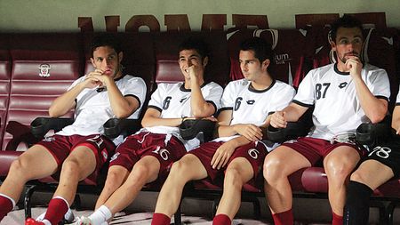 Rezerve de lux pe banca Rapidului