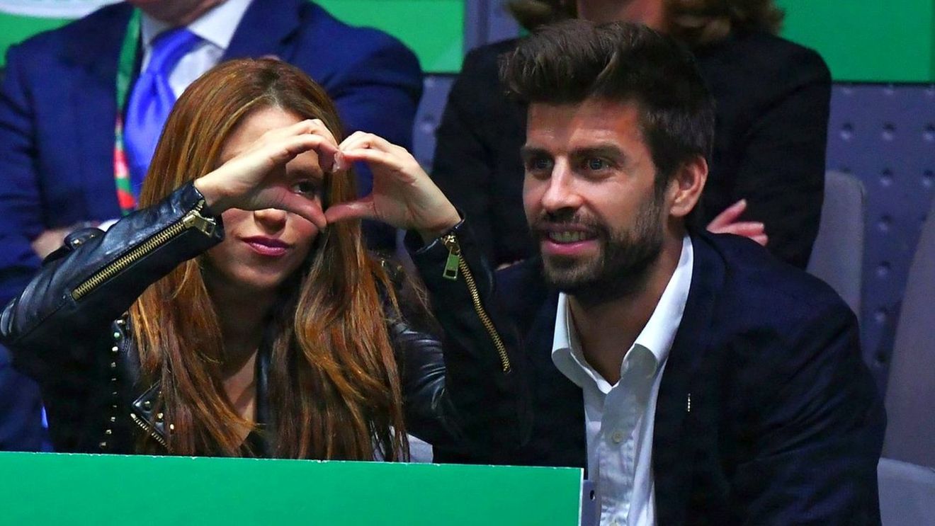 Momentul penibil când Shakira și Pique s-au intersectat pe stradă, în timp ce cântăreața venise să îi lase copiii! Camerele au filmat toată scena jenantă