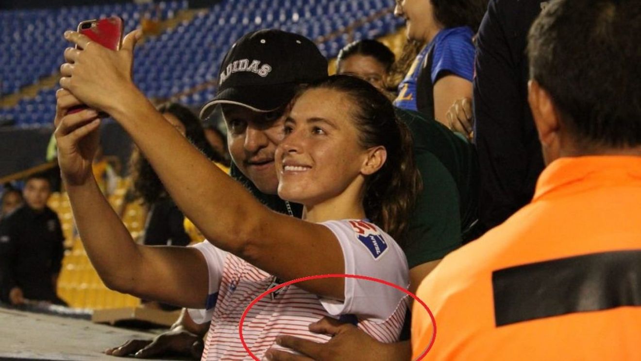 Fotbalistă agresată sexual de un fan! Totul s-a întâmplat pe stadion. Bărbatul e căutat acum de poliție. FOTO