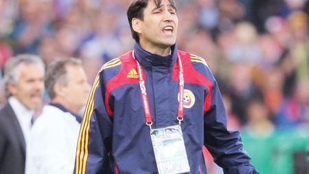 Pițurcă: „Ați adus femei în hotel!"