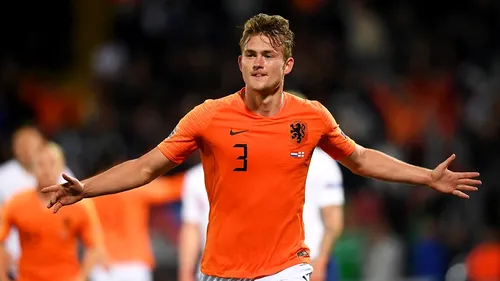 Un camion plin cu ciocolată pentru Matthijs de Ligt după partida cu PSG: „Meciul ar fi decurs diferit dacă nu era el”