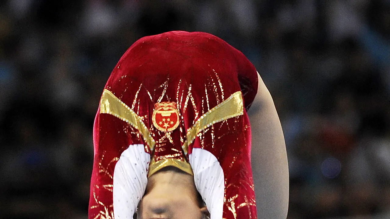 Cheng Fei, căpitanul echipei feminine chineze de gimnastică, ratează JO de la Londra