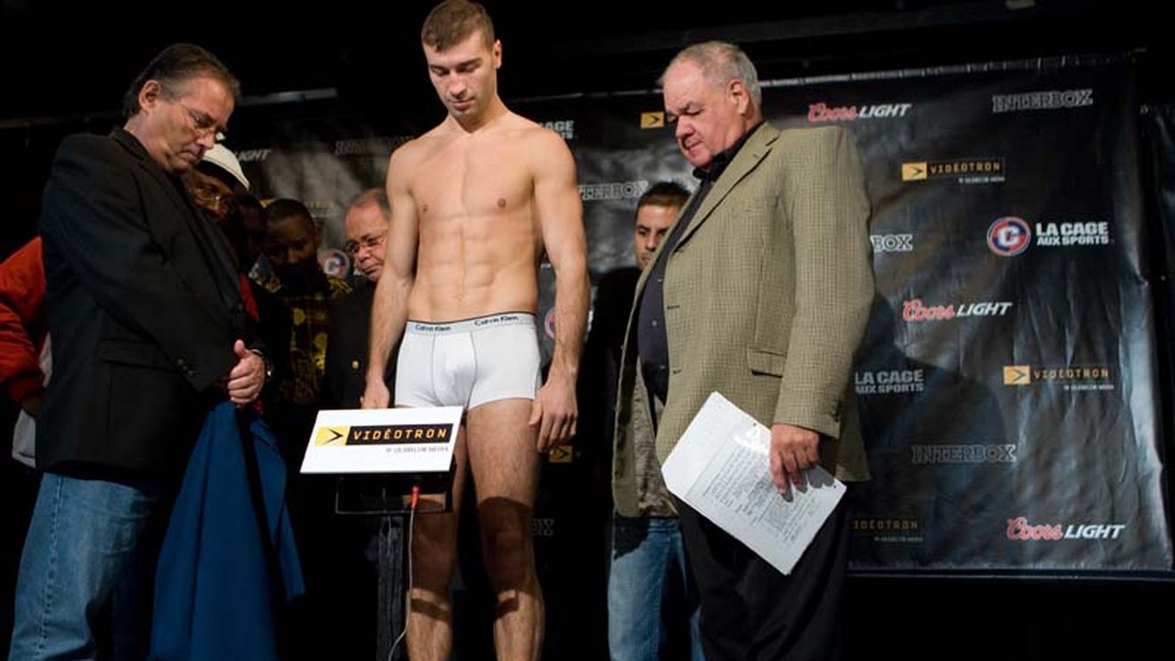 Bute, mai ușor cu 100 de grame decât Andrade**