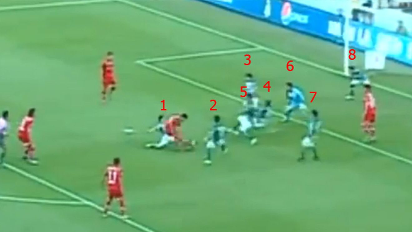 VIDEO A transformat 8 adversari în jaloane!** Golul săptămânii, dat de un "bunic" de 35 de ani!