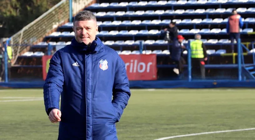 Genul programului: comedie! Daniel Oprița ține Steaua pe loc de play-off, e tot mai atacat, dar conducerea e incapabilă să obțină dreptul de promovare! Antrenorul a răbufnit iar: ”Am promovat de nu știu câte ori”