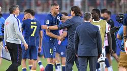Întâlnire de gradul 0 pe Arena Națională înainte de România – Bosnia! Cu ce fotbalist al lui Gică Hagi s-a întreținut legendarul Edin Dzeko