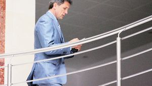 Gică Popescu și-a vândut vila OZN cu 2.000.000 â‚¬!** "Nu bag banii la Universitatea!"