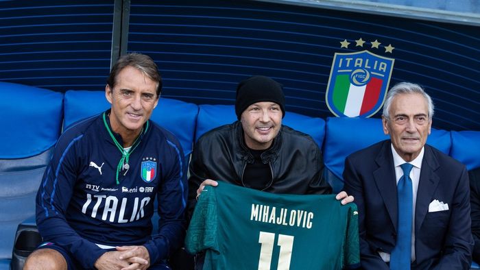 Scrisoarea tulburătoare a lui Roberto Mancini, după decesul lui Sinisa Mihajlovic: „De ieri, nu mai am frate! M-ai ajutat să marchez cel mai frumos gol!”
