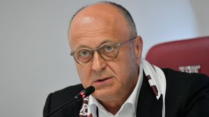 Transfer incredibil pe care Dan Șucu l-a făcut la Rapid București. A luat un fotbalist pe care l-a văzut că alerga la baza giuleștenilor