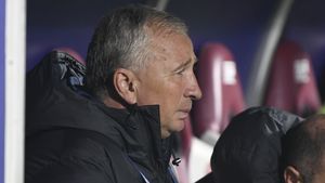„Dan Petrescu e la spital, așteaptă confirmări”. Antrenorul lui CFR Cluj e lângă mama sa, grav bolnavă