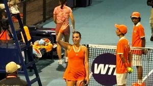 Două românce, apariția zilei la Miami pentru Gabriela Ruse: „Sunt colegele mele din școala generală! Au plecat la facultate în SUA”