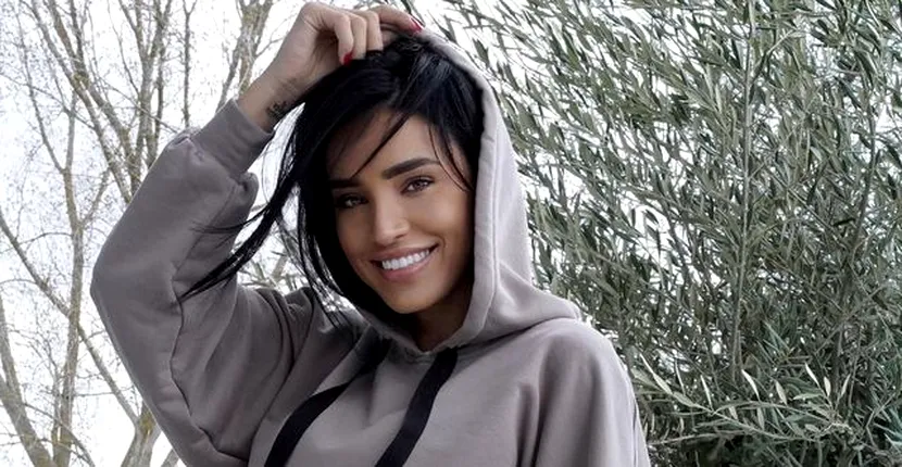 Adelina Pestrițu a primit un tablou cu 15.000 de cristale Swarovski