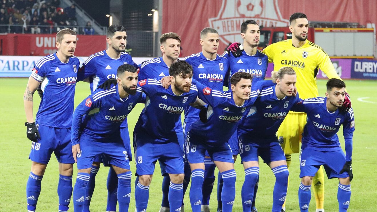 Cum s-au deghizat fanii lui FC U Craiova pentru a intra la meciul cu Hermannstadt. Interdicția, „driblată” în mare stil de olteni