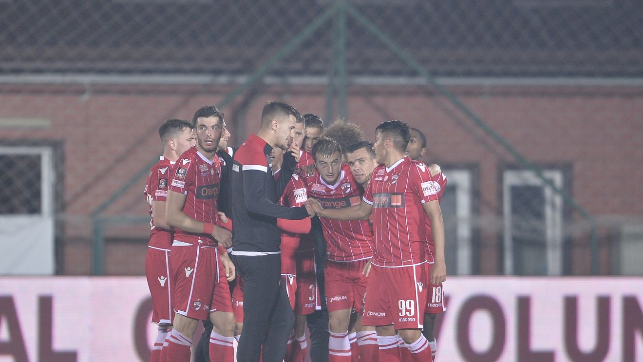 Victorie după 73 de zile și "adio" zonă roșie! Dinamo câștigă în prelungiri împotriva Voluntariului, cu un gol al lui Salomao din penalty. Cronica meciului