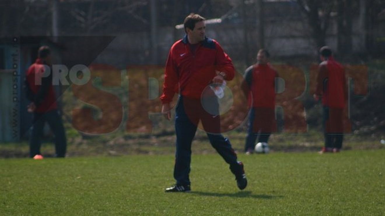 Mureșan prezintă noul antrenor:** 'A fost un jucător foarte bun în Portugalia, căpitanul lui FC Porto'