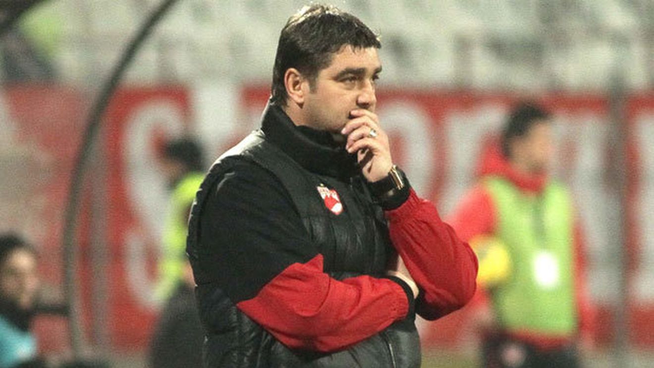 "Nu mai putem continua cu Ciobi"!** Surpriză: Dinamo vrea să dea lovitura cu un antrenor dorit de MM la Steaua