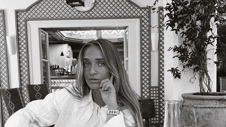 Iubita unui star de la Campionatul Mondial a făcut senzație în bikini! Cine este Katrine Friis, femeia care l-a cucerit pe jucătorul Barcelonei | GALERIE FOTO