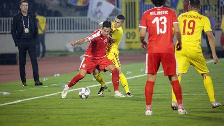 EXCLUSIV | Joacă și cu ochii în tribune! "Avalanșă" de scouteri pe Arena Națională: cluburile cu nume care și-au trimis emisarii pentru a urmări jucătorii români la meciul cu Serbia + impresarul care i-a însoțit