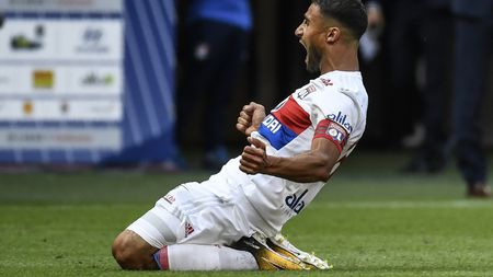 Așa arată un derby! VIDEO | Goluri de generic în Lyon - PSG: Fekir l-a pedepsit pe Areola, Kurzawa a "catapultat" mingea în vinclu, Depay a "lovit" în prelungiri. A doua înfrângere a sezonului pentru parizieni