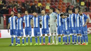 CS U Craiova - AC Milan se vede din centrul Craiovei, din Piața Frații Buzești 