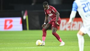 S-a ales praful de transferul istoric de la CFR Cluj! Zouma, fotbalistul cu un CV uluitor, pleacă: „Are probleme la ambii genunchi. Nu mai poate juca la nivelul ăsta”