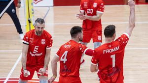 Start ca din tun! Dinamo a câștigat categoric primul meci al finalei cu Corona Brașov