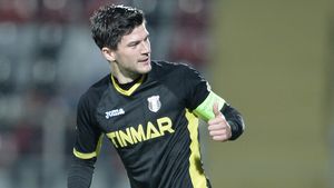 Poante la antrenamentele Astrei. "Nebunia" la care s-a gândit Șumudică pentru meciul cu Dinamo: "Dacă apar așa?" Săpunaru a glumit după ce a auzit ideea: "Ă‚sta e slab rău..."
