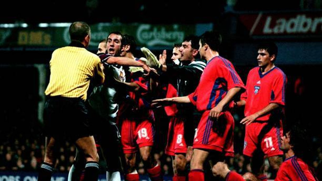 DECLARAȚIA ZILEI | A jucat în dubla de vis Steaua - West Ham United. "Era nebun! În vestiar, înaintea meciurilor, vorbea cu picioarele lui!"