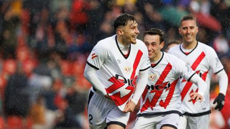 Oferta care zguduie transferul lui Andrei Rațiu la FC Barcelona. BBC a anunțat puterea legendară din Premier League care e gata să-l cumpere cu orice preț