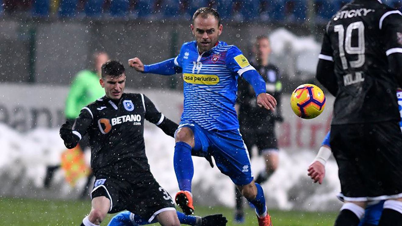 EXCLUSIV | Patronul din Liga 1 care intră mereu în vestiar: "Aproape după fiecare meci vine și..."