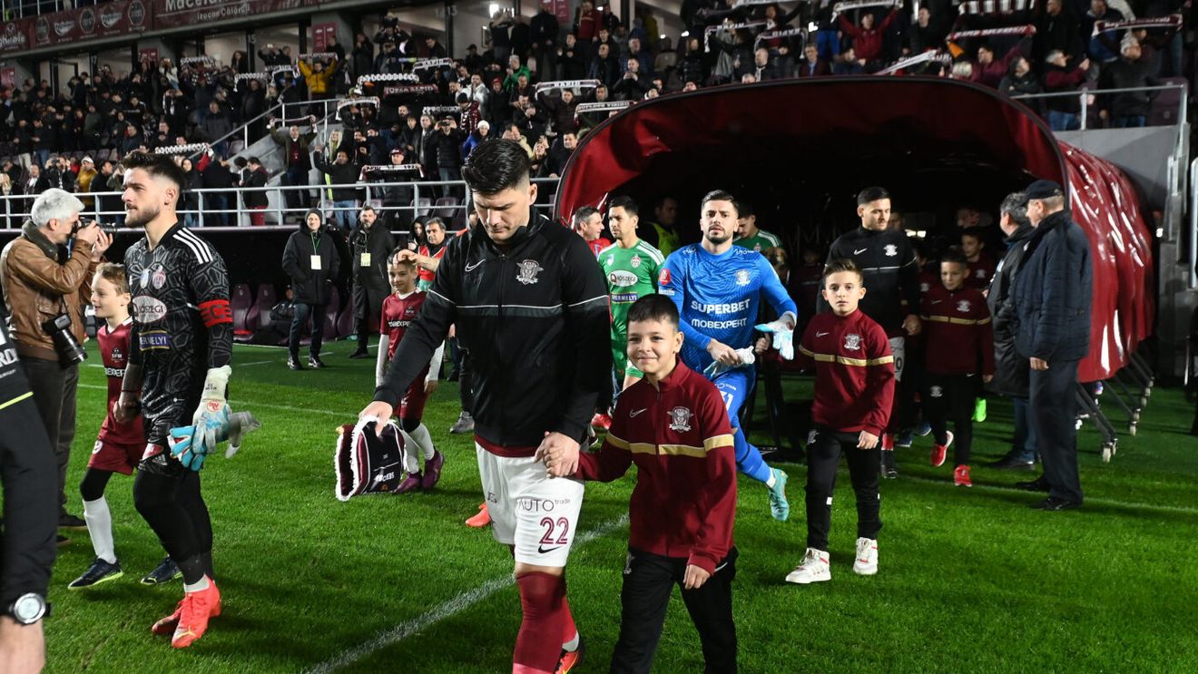 În Giulești, atmosferă ca în Ghencea: „Trup și suflet pentru culori”! Liderul fanilor Rapidului, amenințări dure pentru crainicul stadionului: „Te dau de ciment! Ai greșit stadionul, tată!” | FOTO