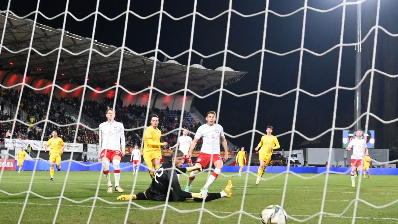 Fanii echipei naționale, ironie genială după gafa de zile mari a conducerii! Ce banner au putut să afișeze în timpul meciului, chiar la Tribuna 1